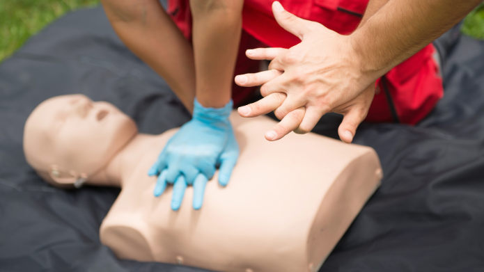 CPR training on mannikin 