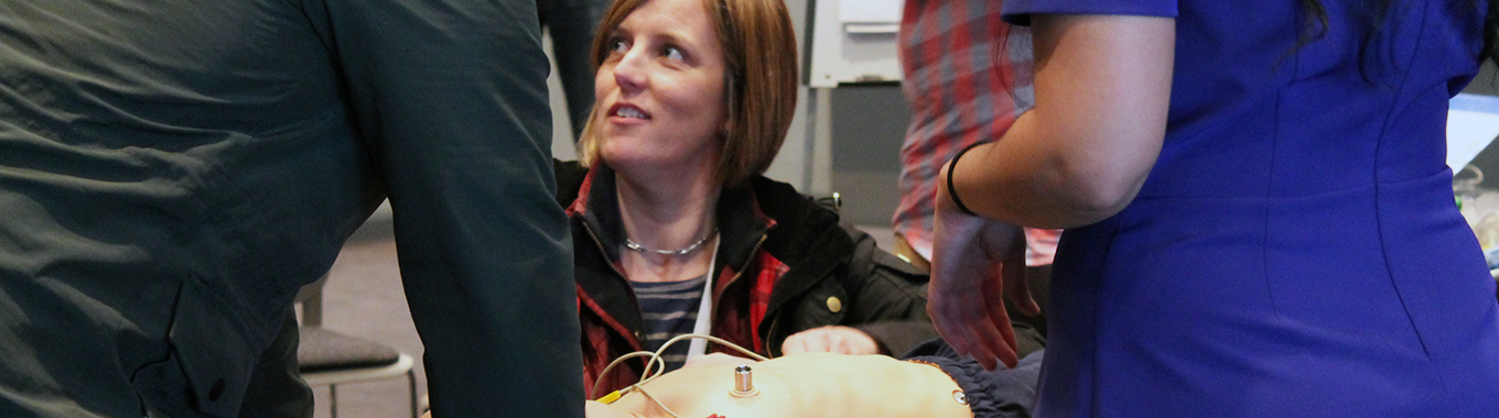 People learn life support skills