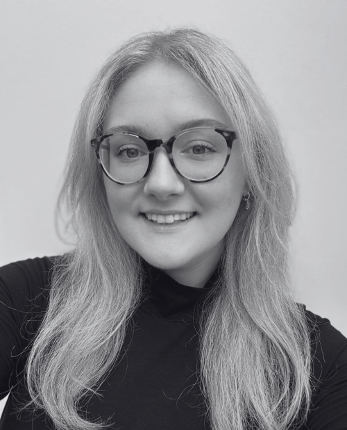 black and white headshot of Emily La-Gallienne
